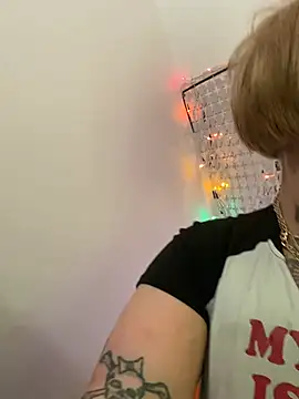 Hunniebunnie78 online show from 07-05-26, 04:07