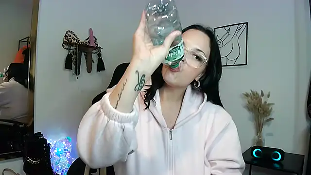 Snapshot of Jujuicy_97 chatting on 09-19-25, 07:47 Jujuicy 97 online show from 09-19-25, 07:47