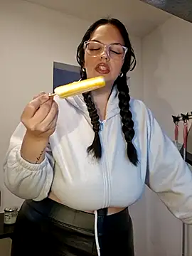 Jujuicy 97 online show from 10-29-25, 10:06