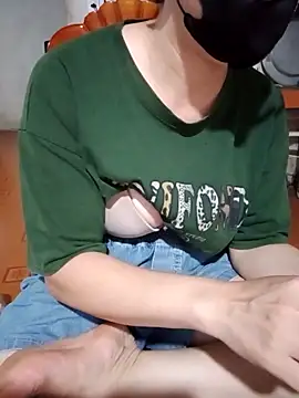 Snapshot of JasminePham chatting on 10-14-25, 04:24 JasminePham online show from 10-14-25, 04:24