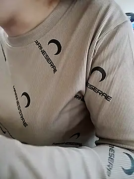 Snapshot of JasminePham chatting on 11-17-25, 01:00 JasminePham online show from 11-17-25, 01:00