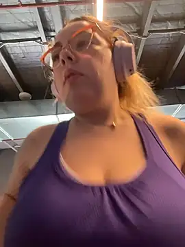 brooklynivy online show from 10-29-25, 03:42