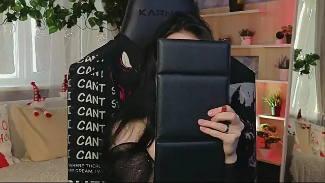 KiraLiLime online show from 02-25-25, 01:06