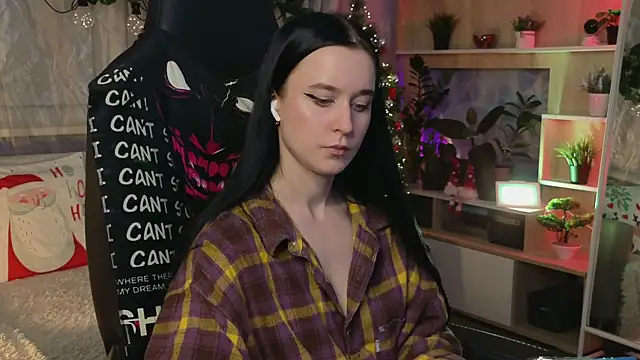 KiraLiLime online show from 03-04-25, 10:27