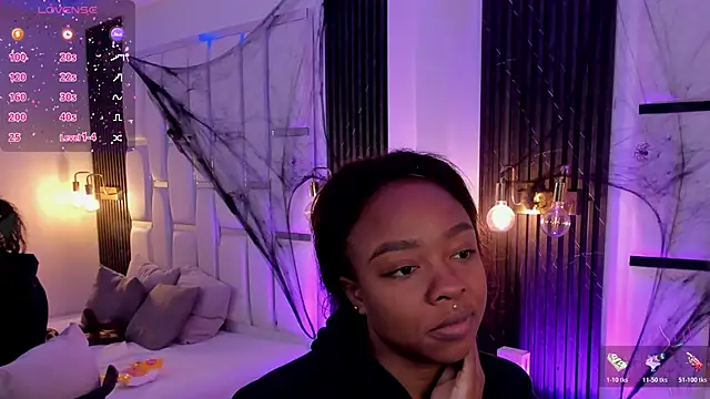 Snapshot of mia_schwarz chatting on 11-01-25, 01:57 mia schwarz online show from 11-01-25, 01:57