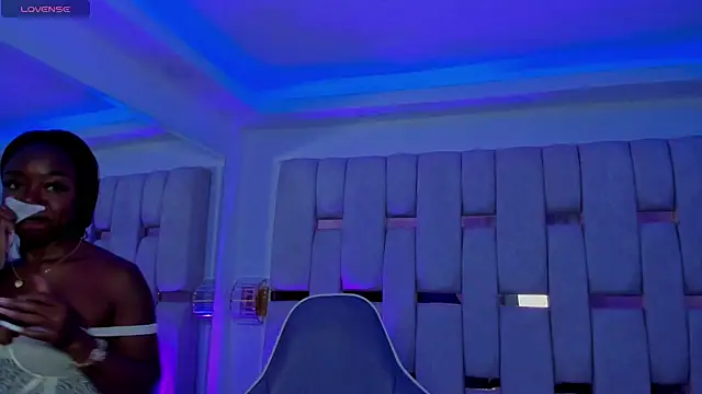 Snapshot of mia_schwarz chatting on 03-12-26, 10:05 mia schwarz online show from 03-12-26, 10:05