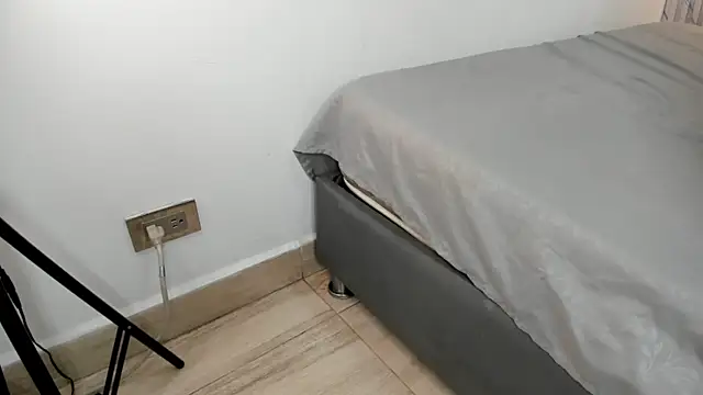 danielclarton1 online show from 01-25-25, 07:49