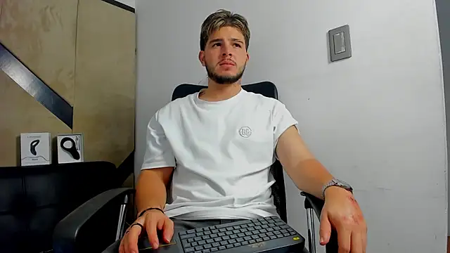 danielclarton1 online show from 09-09-25, 02:22