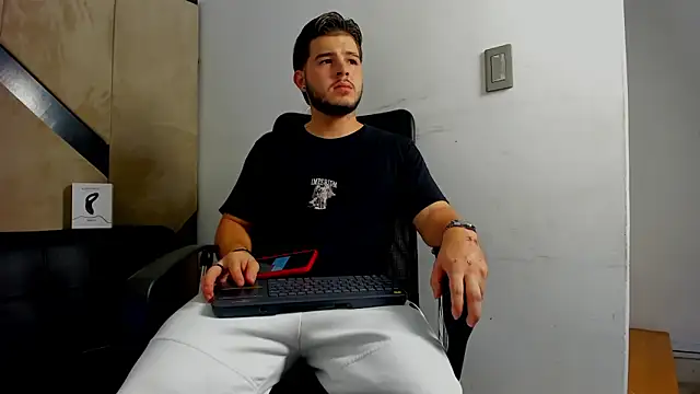 danielclarton1 online show from 09-12-25, 03:28