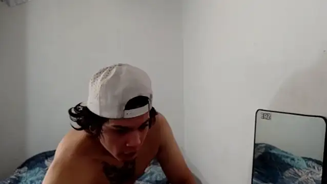 Snapshot of Xtrem3HARDxxx chatting on 10-12-25, 02:38 Xtrem3HARDxxx online show from 10-12-25, 02:38