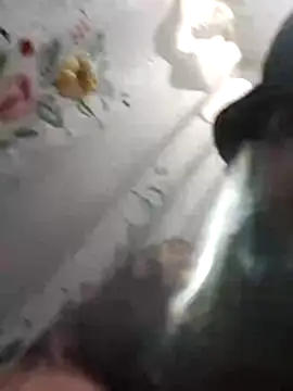 Snapshot of Xtrem3HARDxxx chatting on 10-18-25, 06:16 Xtrem3HARDxxx online show from 10-18-25, 06:16