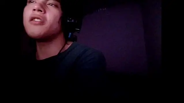 Snapshot of Xtrem3HARDxxx chatting on 11-11-25, 06:13 Xtrem3HARDxxx online show from 11-11-25, 06:13