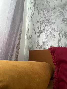 Snapshot of MayaMR chatting on 01-10-25, 10:28 MayaMR online show from 01-10-25, 10:28