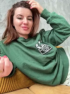 Snapshot of MayaMR chatting on 02-10-25, 11:46 MayaMR online show from 02-10-25, 11:46