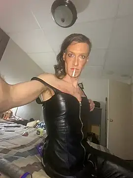 kikiwonderbar online show from 03-18-26, 01:31