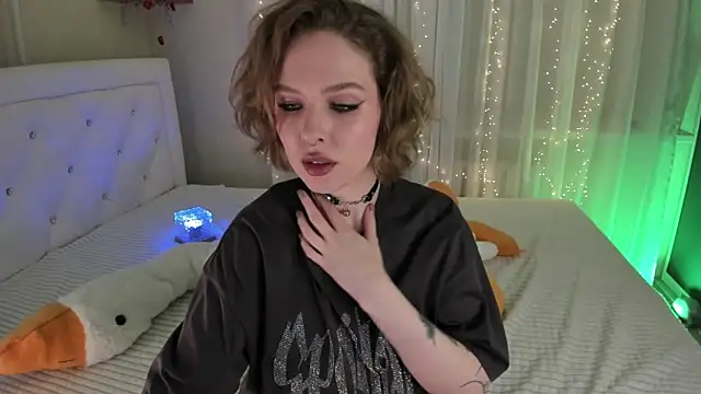 Snapshot of Natural_pussy chatting on 02-16-25, 03:59 Natural pussy online show from 02-16-25, 03:59