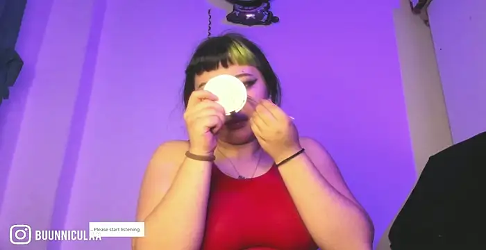 Snapshot of larissa01_ chatting on 03-05-26, 01:18 larissa01 online show from 03-05-26, 01:18