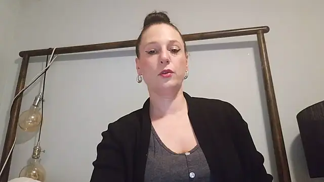 Audrey hotty online show from 02-08-26, 05:00