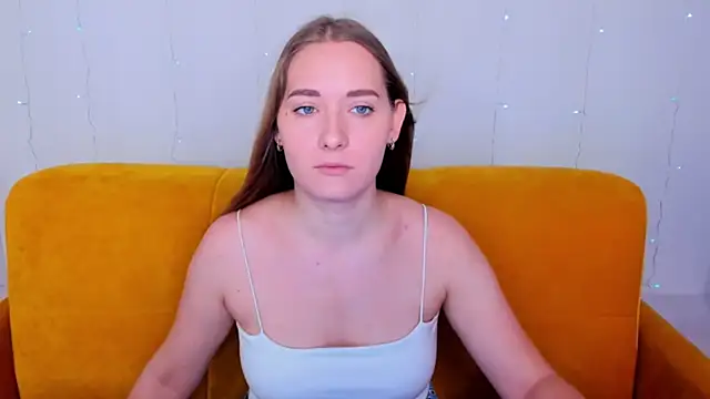 Snapshot of AlinaVice chatting on 01-22-25, 01:20 AlinaVice online show from 01-22-25, 01:20