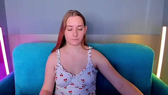 Snapshot of AlinaVice chatting on 03-12-25, 04:30 AlinaVice online show from 03-12-25, 04:30