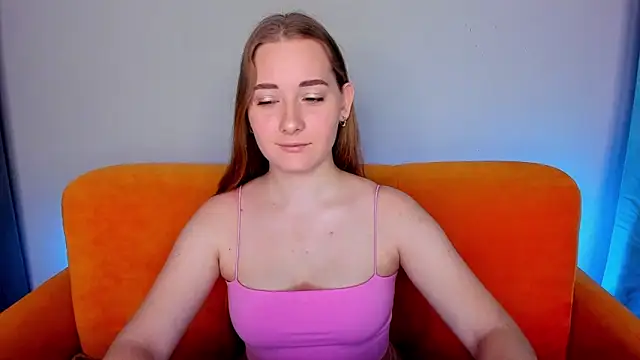 Snapshot of AlinaVice chatting on 03-18-25, 01:21 AlinaVice online show from 03-18-25, 01:21