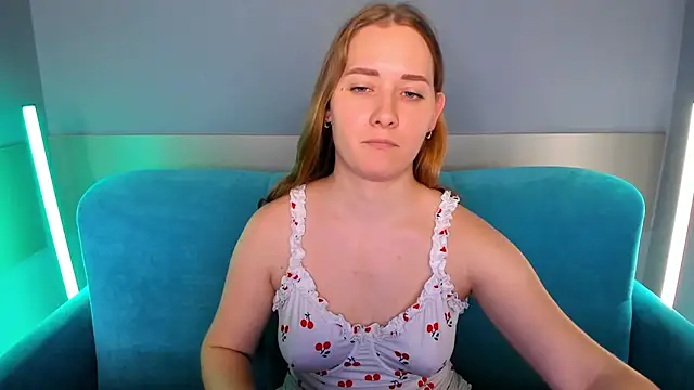 Snapshot of AlinaVice chatting on 03-19-25, 07:51 AlinaVice online show from 03-19-25, 07:51