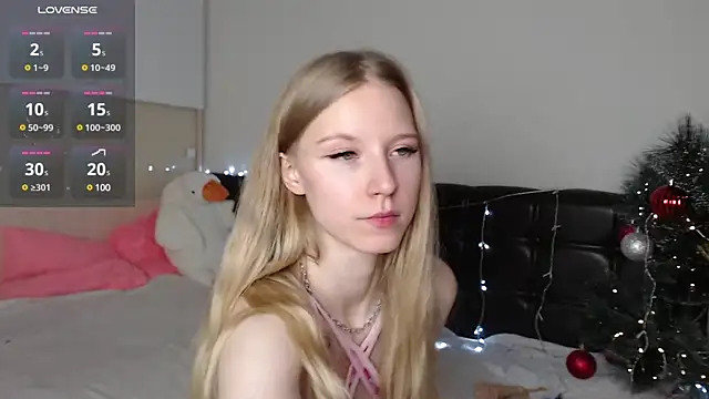 Snapshot of Cutieblondegirl chatting on 01-05-25, 08:10 Cutieblondegirl online show from 01-05-25, 08:10