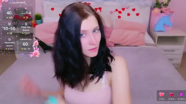 Snapshot of SarahStanley chatting on 03-31-26, 04:07 SarahStanley online show from 03-31-26, 04:07