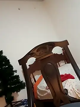 Lanna hott  online show from 12-18-24, 04:49