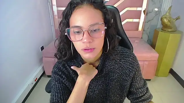 Snapshot of Tyna_ch chatting on 02-19-25, 04:11 Tyna ch online show from 02-19-25, 04:11