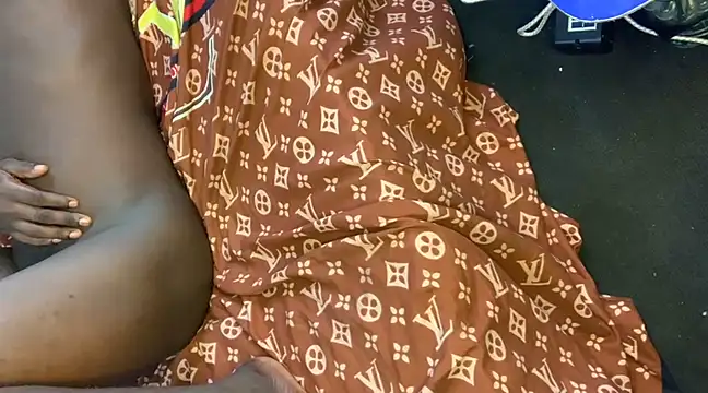 Snapshot of bad-boy-2002 chatting on 03-01-25, 04:11 bad-boy-2002 online show from 03-01-25, 04:11