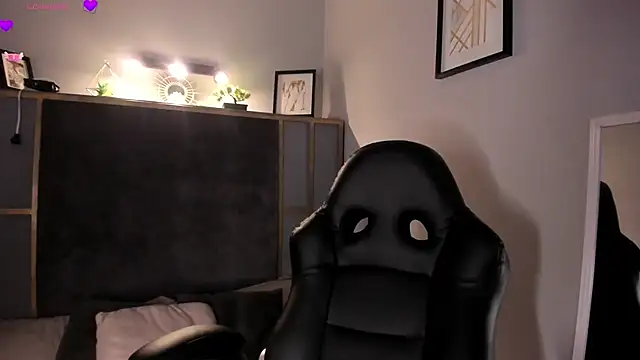 Snapshot of Valkiria_ponce chatting on 02-20-25, 02:02 Valkiria ponce online show from 02-20-25, 02:02