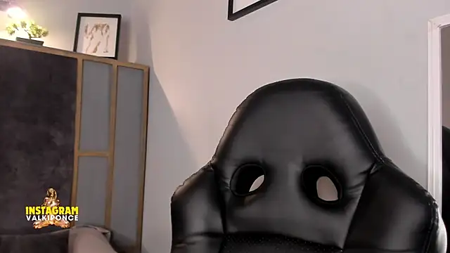 Snapshot of Valkiria_ponce chatting on 02-20-25, 05:07 Valkiria ponce online show from 02-20-25, 05:07