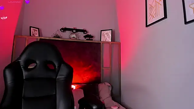 Snapshot of Valkiria_ponce chatting on 03-21-25, 01:45 Valkiria ponce online show from 03-21-25, 01:45