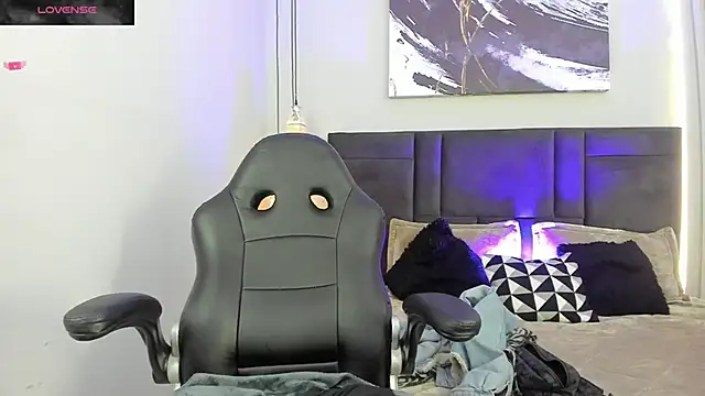 Snapshot of Valkiria_ponce chatting on 09-30-25, 04:17 Valkiria ponce online show from 09-30-25, 04:17