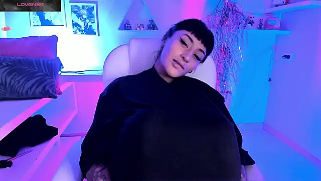 Snapshot of Valkiria_ponce chatting on 10-11-25, 05:28 Valkiria ponce online show from 10-11-25, 05:28