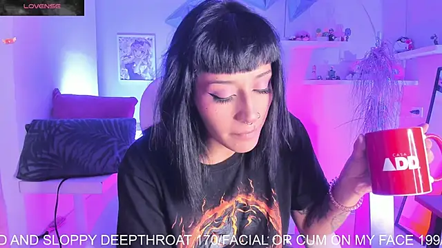 Snapshot of Valkiria_ponce chatting on 10-15-25, 05:40 Valkiria ponce online show from 10-15-25, 05:40