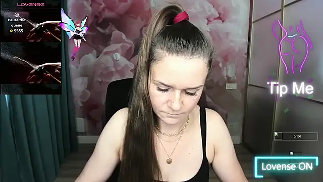 AriaGray online show from 10-16-25, 01:45