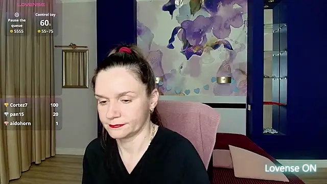 Snapshot of AriaGray chatting on 02-14-26, 10:06 AriaGray online show from 02-14-26, 10:06