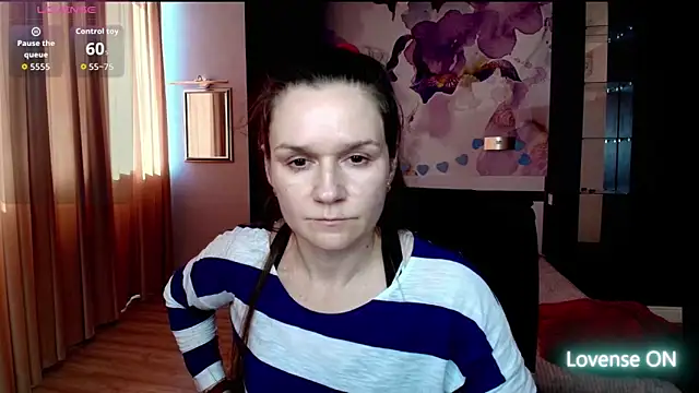 Snapshot of AriaGray chatting on 03-26-26, 12:55 AriaGray online show from 03-26-26, 12:55