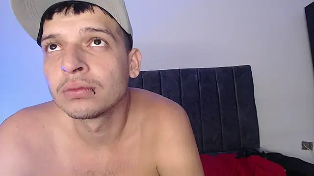 Snapshot of FerneyManti chatting on 02-17-25, 10:03 FerneyManti online show from 02-17-25, 10:03