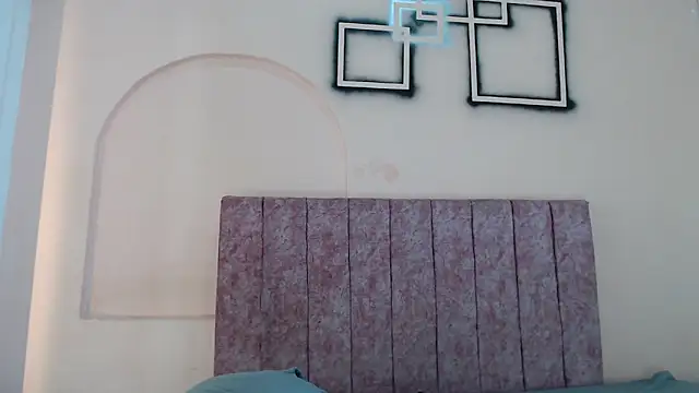 Snapshot of FerneyManti chatting on 05-15-26, 02:02 FerneyManti online show from 05-15-26, 02:02