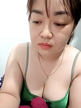 Snapshot of VyOanh2K chatting on 02-17-25, 02:26 VyOanh2K online show from 02-17-25, 02:26