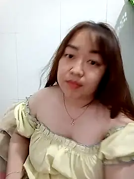 Snapshot of VyOanh2K chatting on 02-18-25, 04:37 VyOanh2K online show from 02-18-25, 04:37