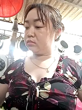 Snapshot of VyOanh2K chatting on 02-19-25, 06:11 VyOanh2K online show from 02-19-25, 06:11