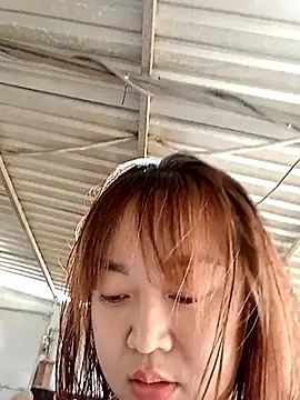 Snapshot of VyOanh2K chatting on 02-20-25, 06:28 VyOanh2K online show from 02-20-25, 06:28