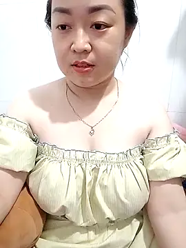 Snapshot of VyOanh2K chatting on 03-01-25, 05:27 VyOanh2K online show from 03-01-25, 05:27