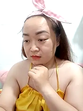 Snapshot of VyOanh2K chatting on 03-03-25, 02:26 VyOanh2K online show from 03-03-25, 02:26