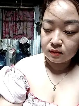 Snapshot of VyOanh2K chatting on 03-04-25, 05:24 VyOanh2K online show from 03-04-25, 05:24