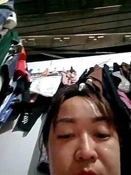 Snapshot of VyOanh2K chatting on 03-06-25, 08:27 VyOanh2K online show from 03-06-25, 08:27